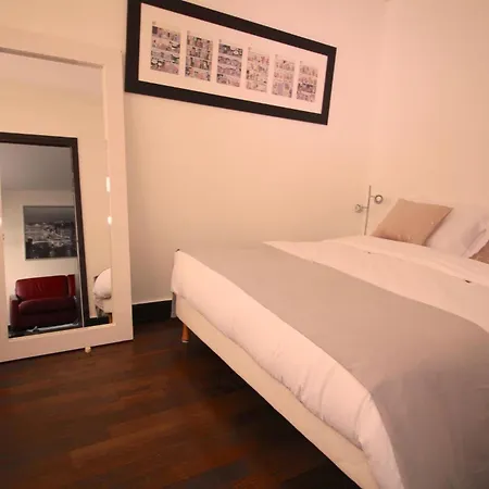 Short Apartment *