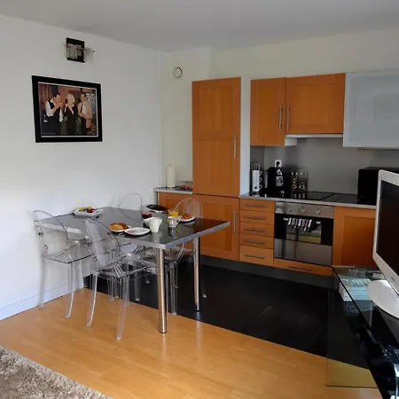 Short Apartment