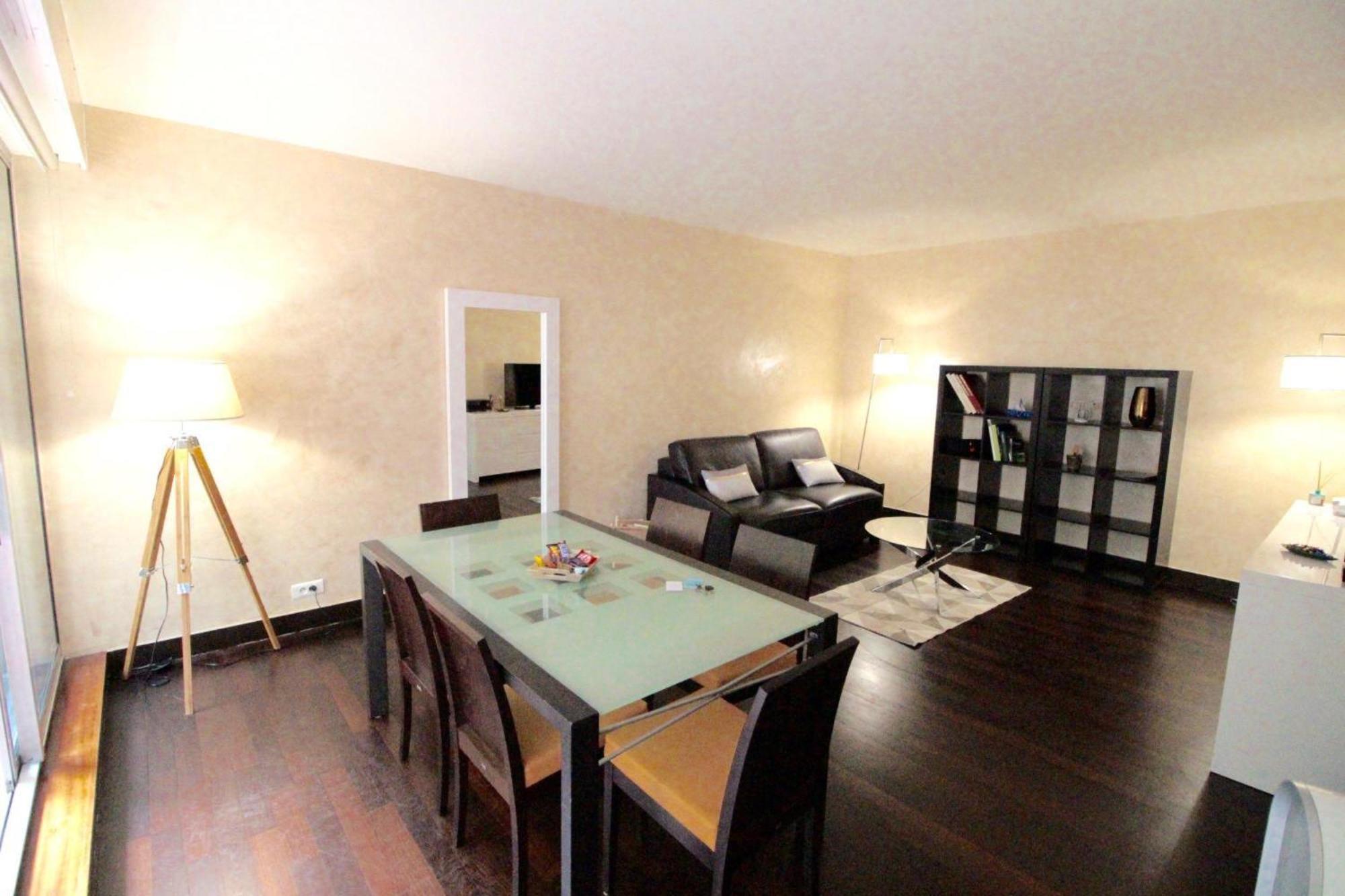 Short Appartamento *